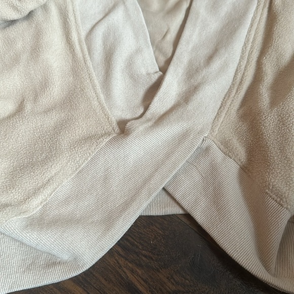 Beige comfy cute long sleeve with open back shirt - Picture 6 of 9